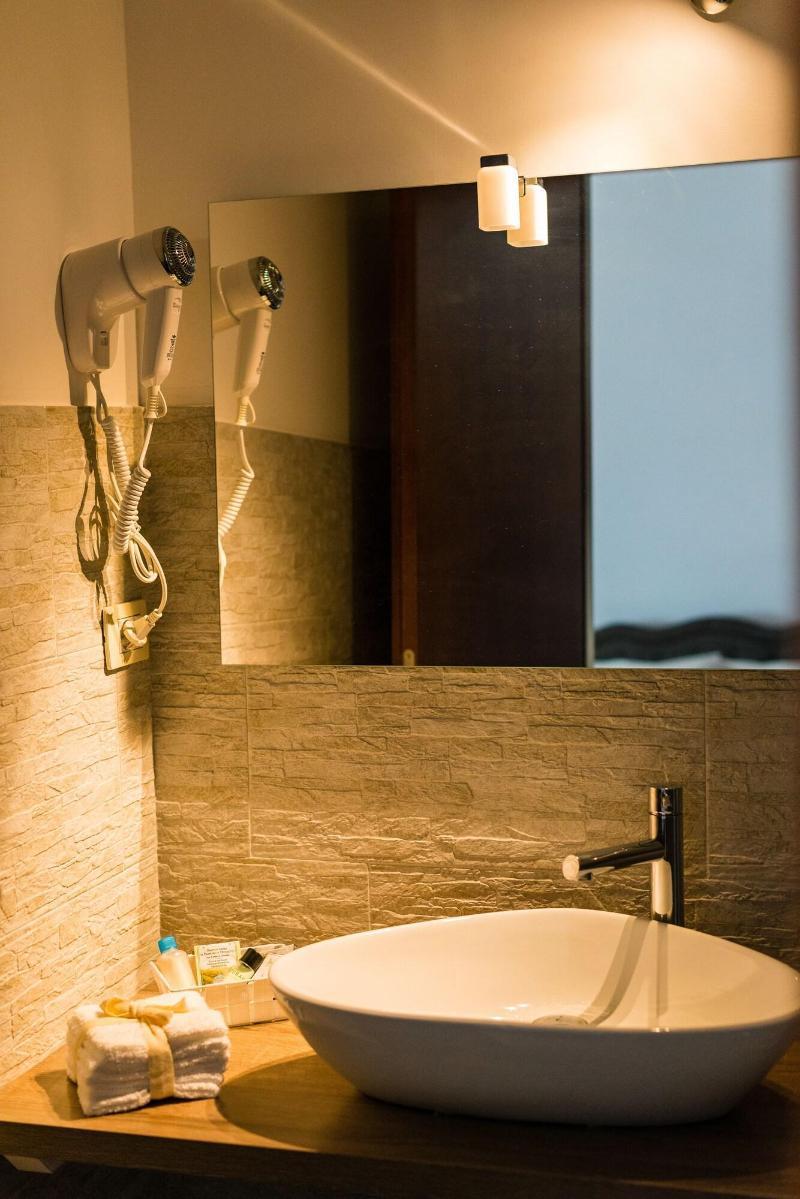 Le Undici Rose Hotel Витербо Экстерьер фото