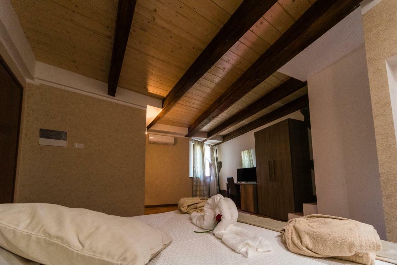 Le Undici Rose Hotel Витербо Экстерьер фото