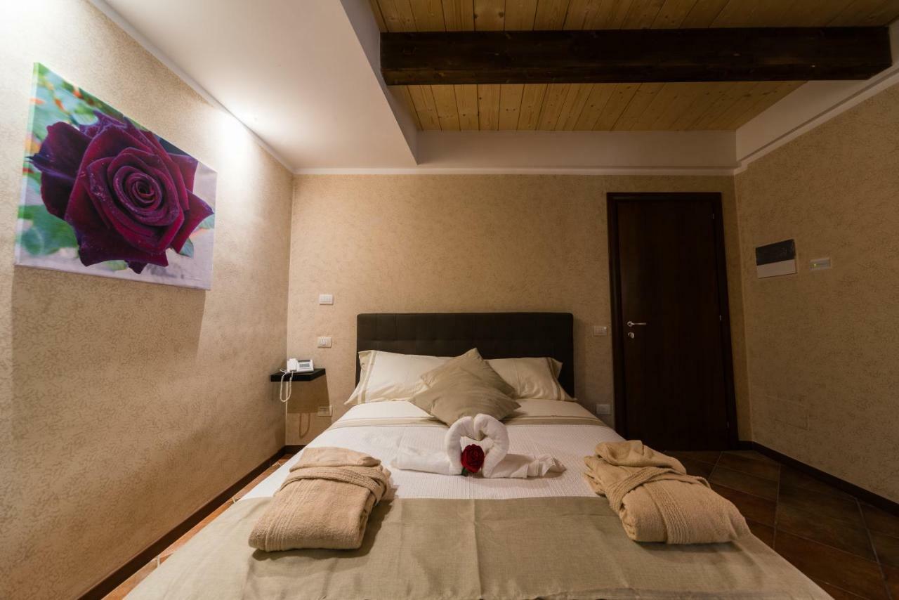 Le Undici Rose Hotel Витербо Экстерьер фото