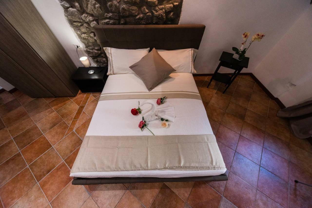 Le Undici Rose Hotel Витербо Экстерьер фото