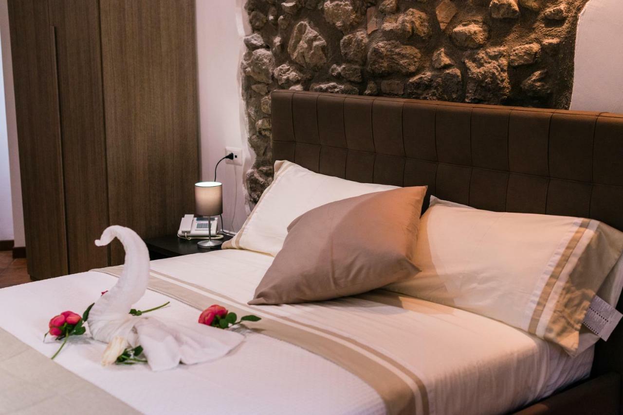 Le Undici Rose Hotel Витербо Экстерьер фото