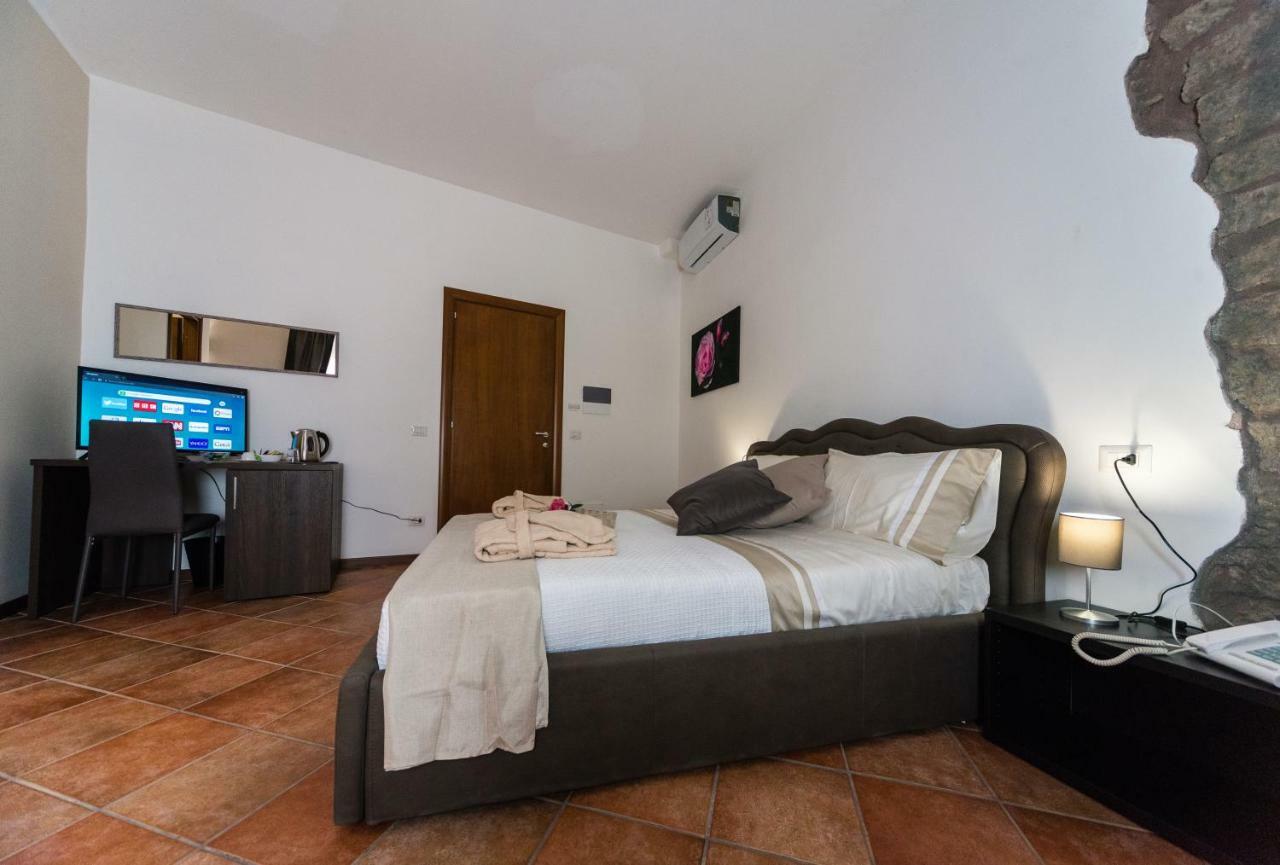 Le Undici Rose Hotel Витербо Экстерьер фото
