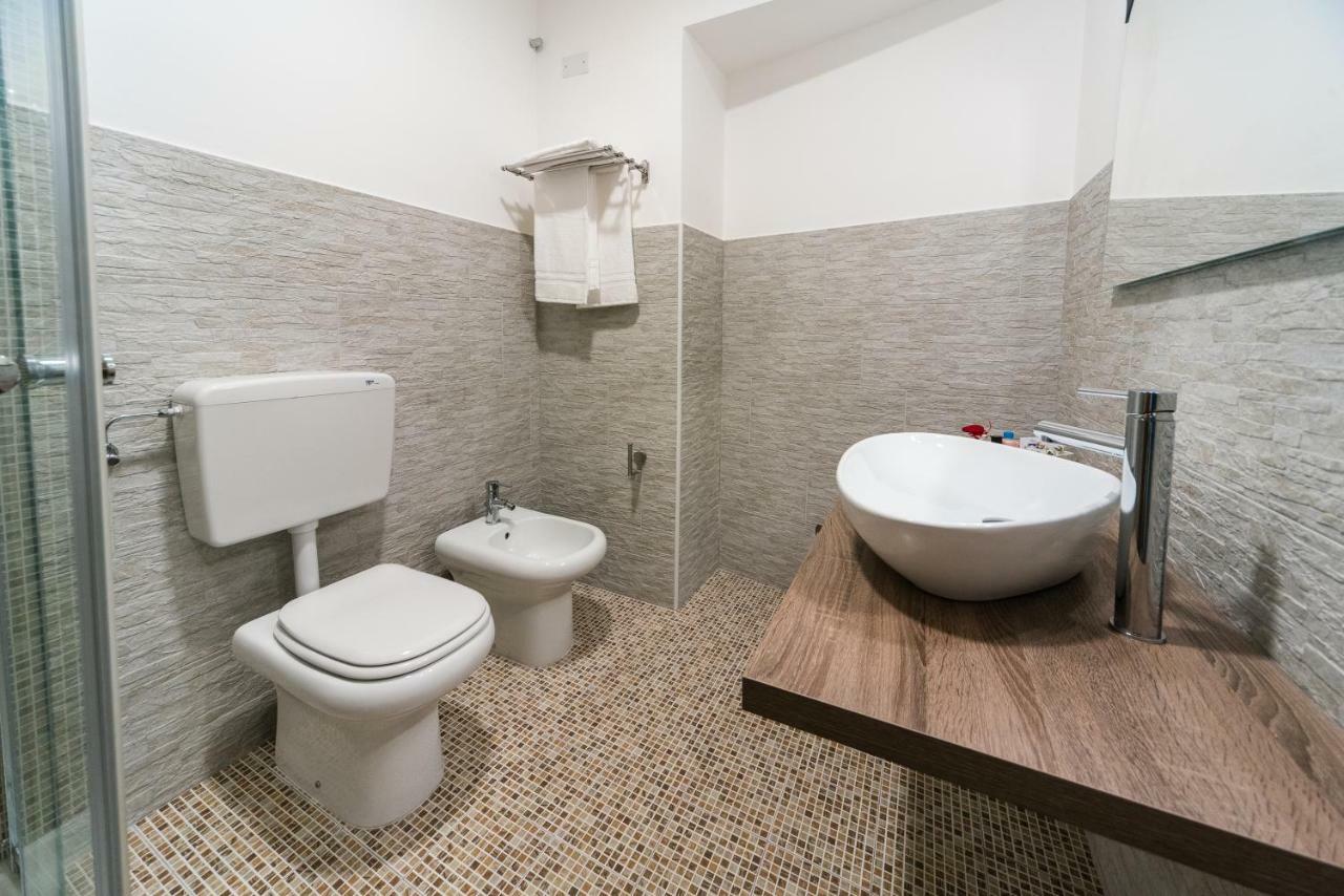 Le Undici Rose Hotel Витербо Экстерьер фото